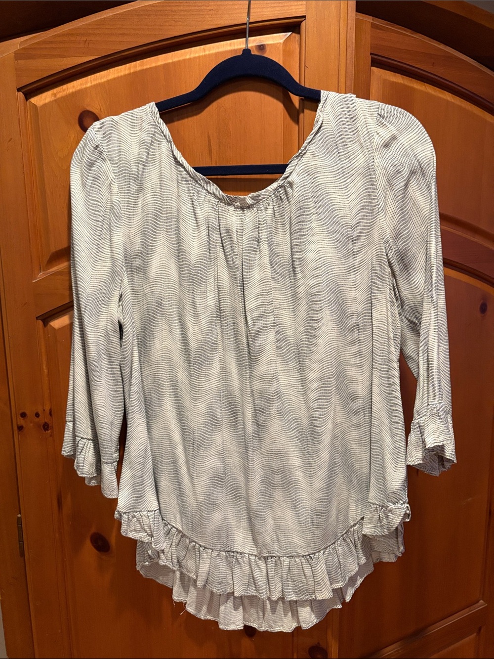 GAP White and Light Gray Ruffle-Hem Peasant Blouse